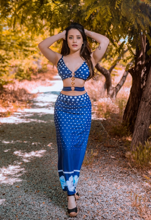 Hermoso Conjunto Juvenil Falda larga de Razo mas Crop Top si